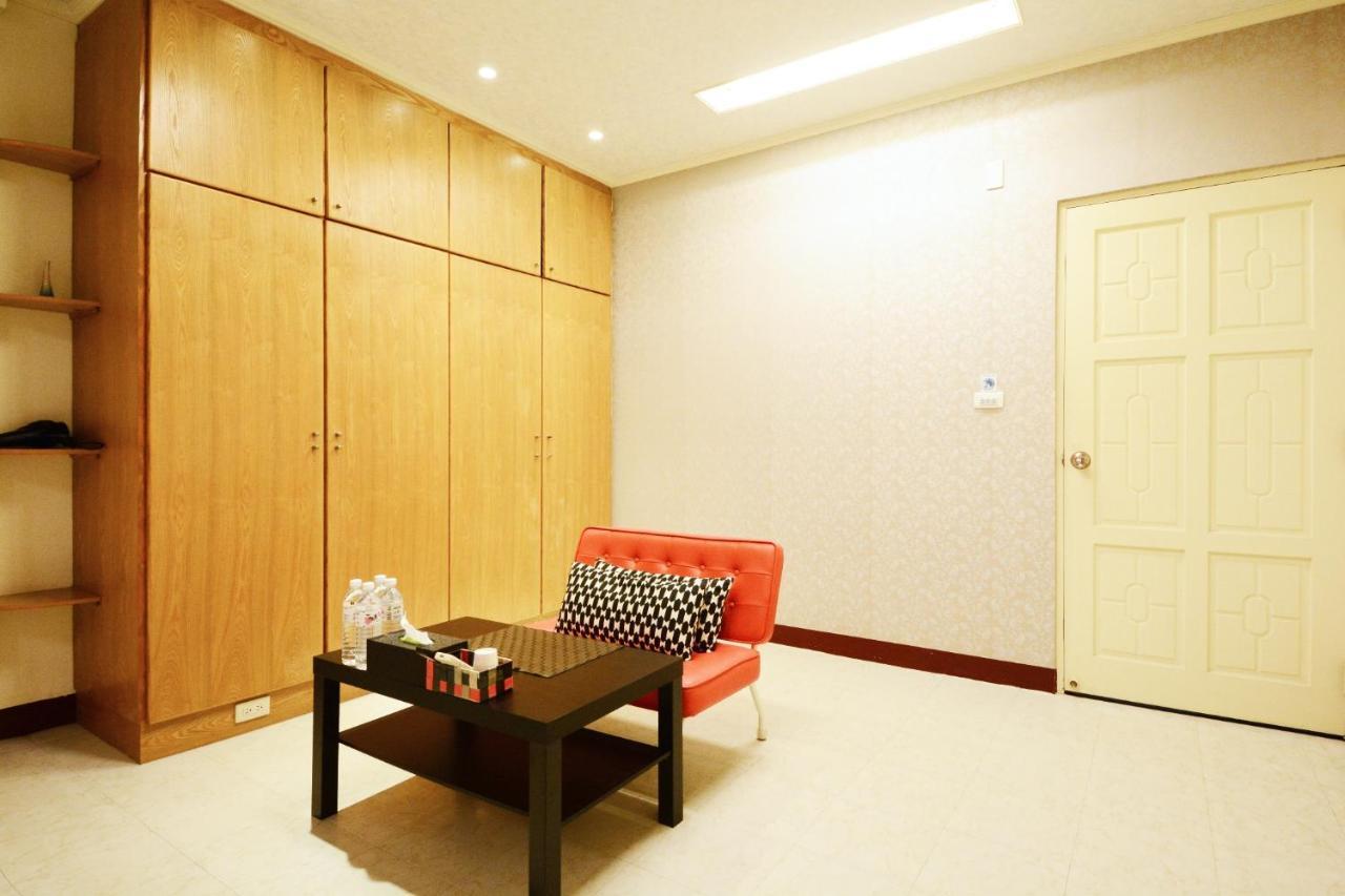 Ariyoshi Ya Appartement Tainan Buitenkant foto
