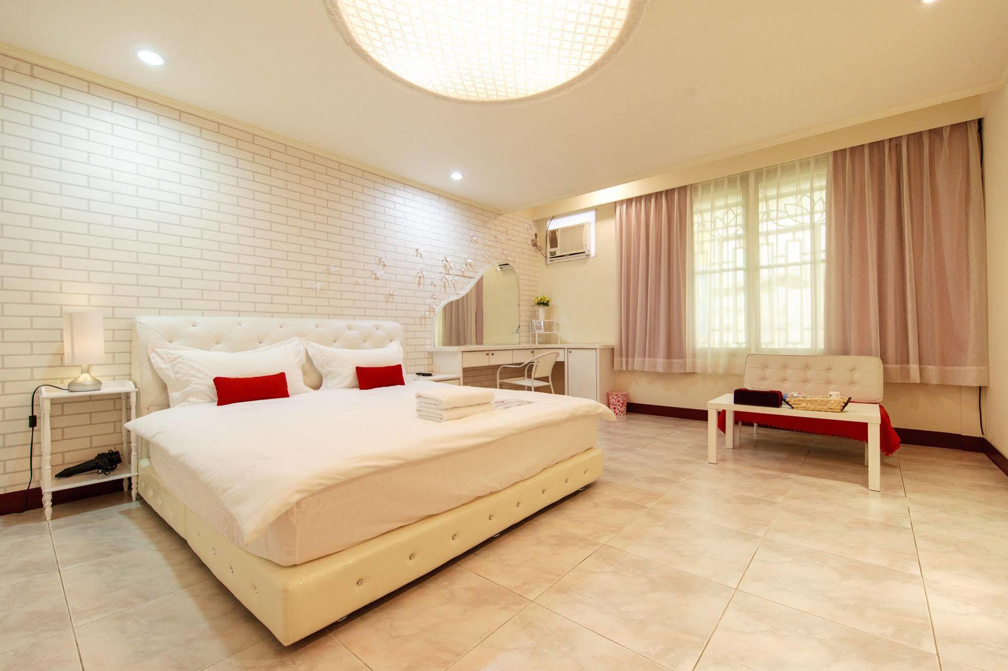 Ariyoshi Ya Appartement Tainan Buitenkant foto